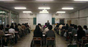 保護者控室の様子（第２回学校公開）